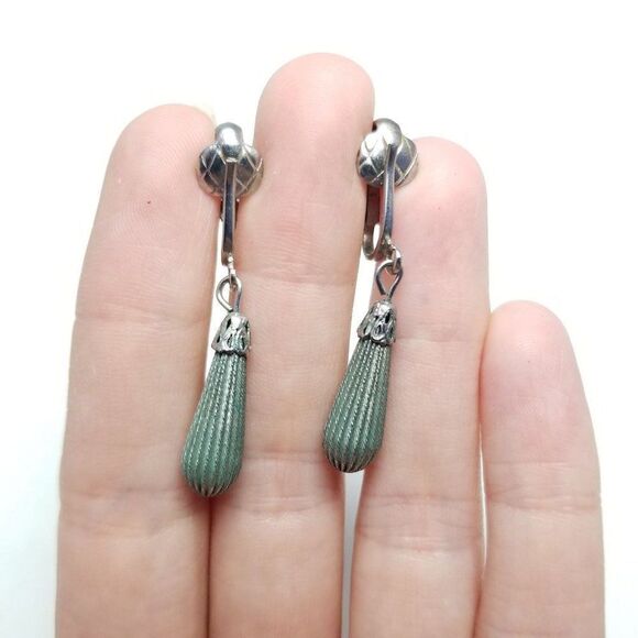 Vintage Small Drops Clip On Earrings, Dangle, Silver Tone Metal, Estate - Picture 1 of 5